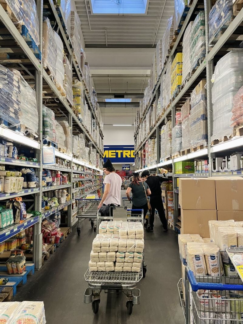 Ukraine - delivering supplies from Romania and helping the people